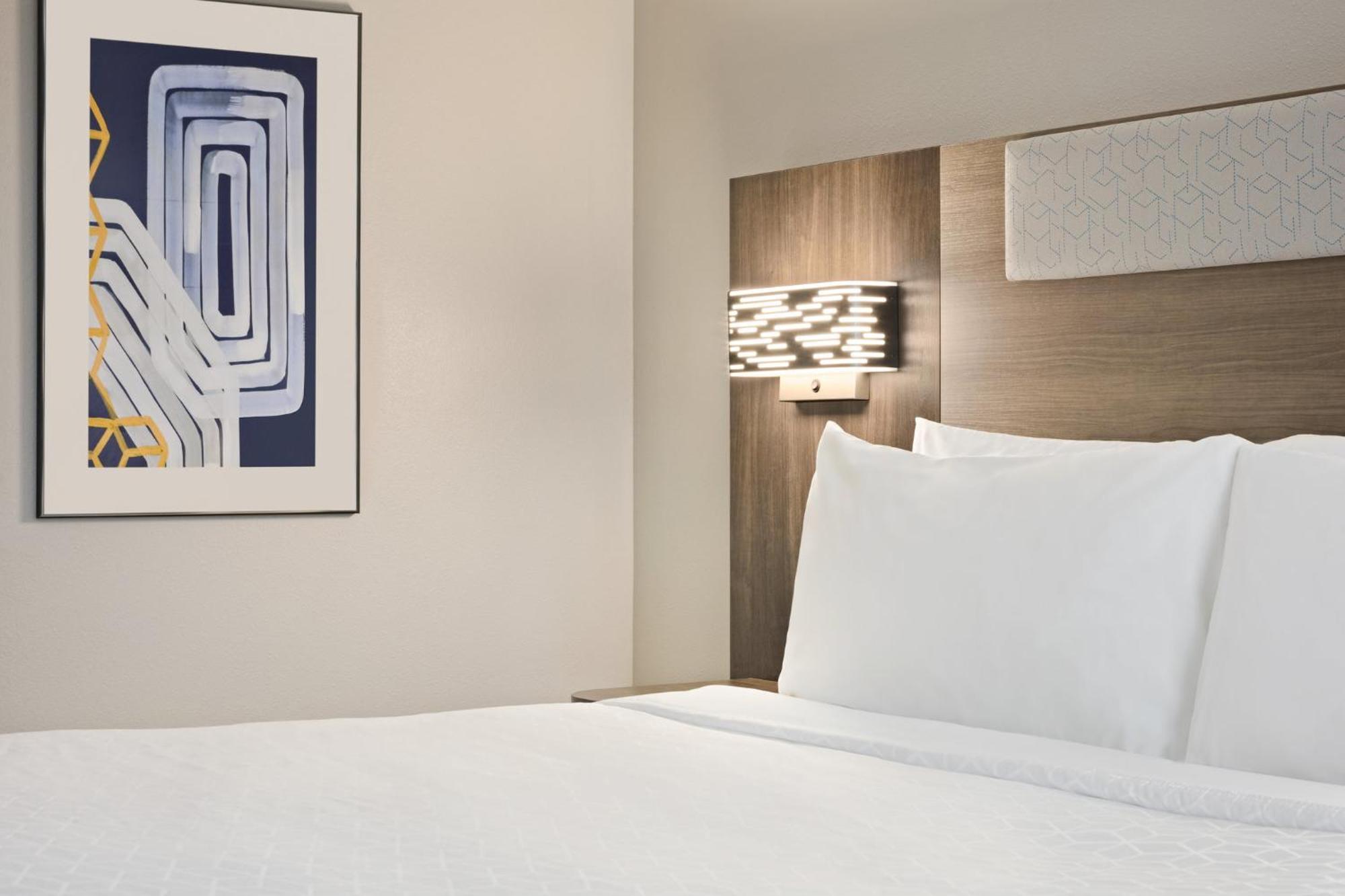 Queen Room with Two Queen Beds - Disability Access with Bath Tub,1448649781:JPEG